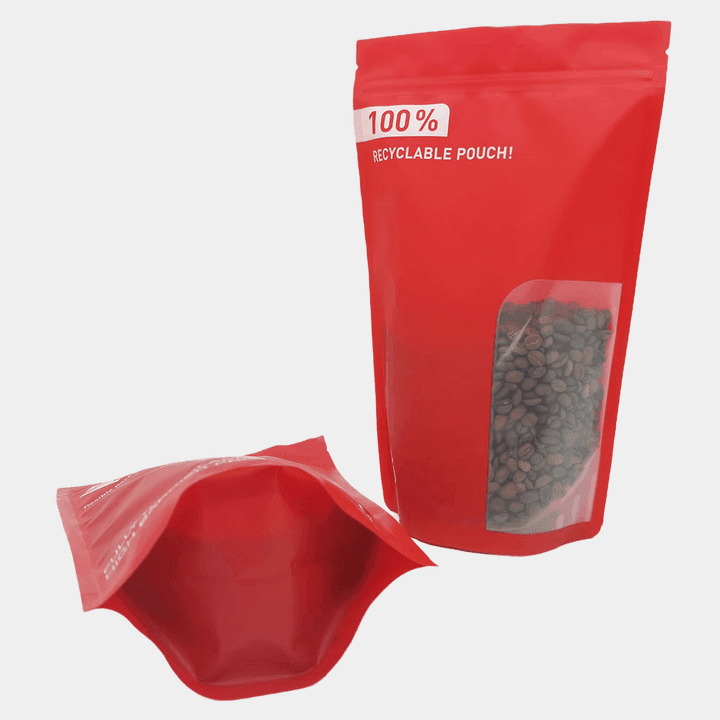 Side-by-side comparison of a slumped generic PE bag versus a crisp upright Ouma Pack MDO-PE Doypack with layer-structure callout